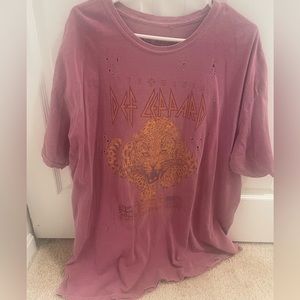 Def Leppard Graphic T-Shirt